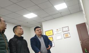 华南理工大学微电子学院院长助理周邵林到我司走访调研